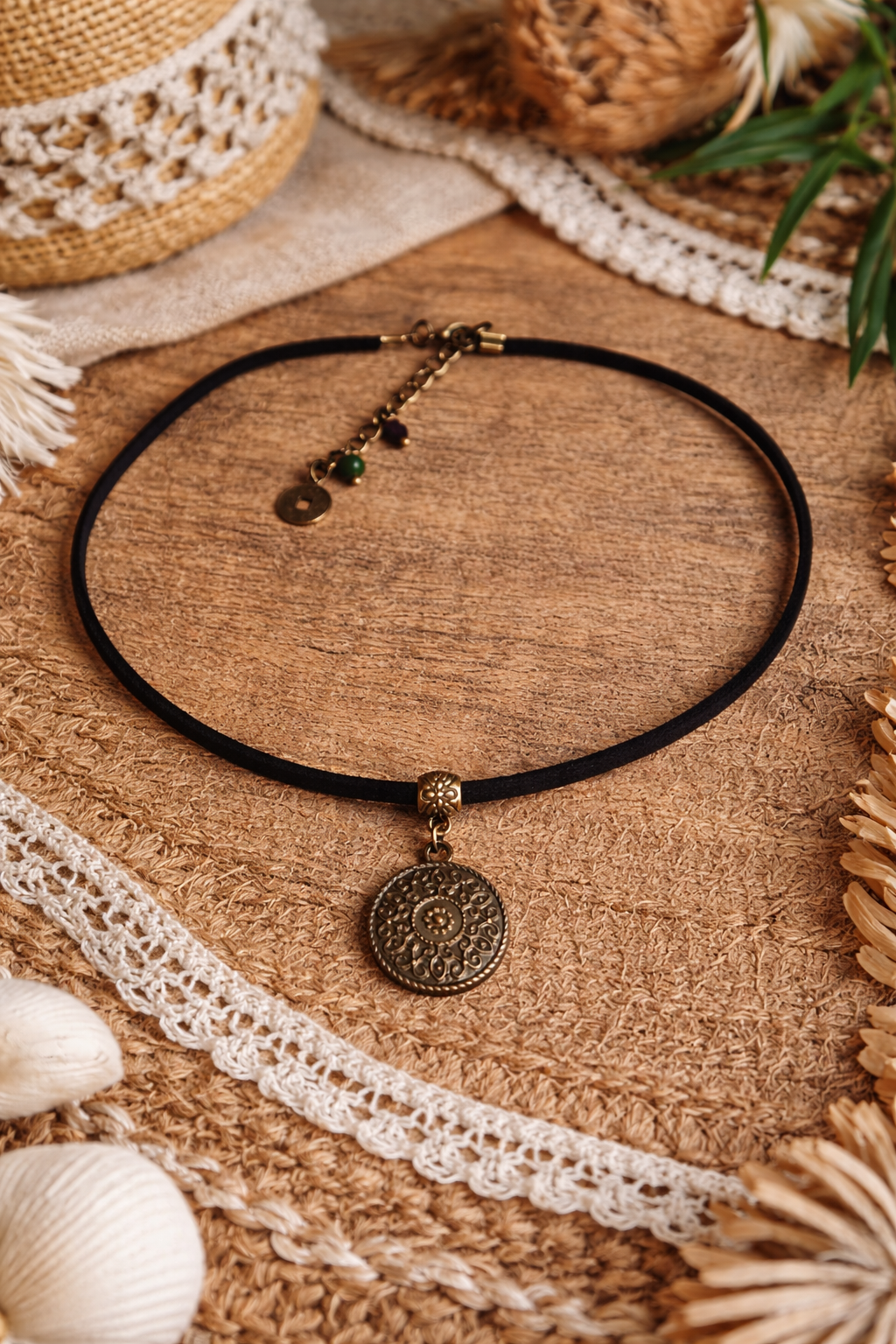 ✨ Choker boho z antycznym medalionem ✨