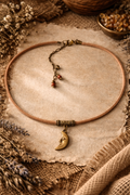 🌙 Choker z księżycem – delikatna nocna magia 🌙