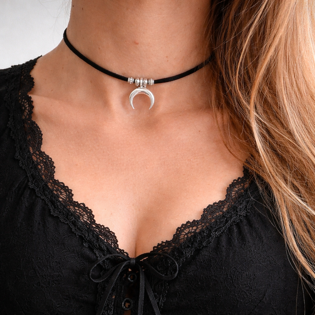 Choker Boho Lunula, Czarny Rzemyk Eco Zamsz, Naszyjnik Księżyc, Biżuteria Mistyczna, Symbol Kobiecej Energii
