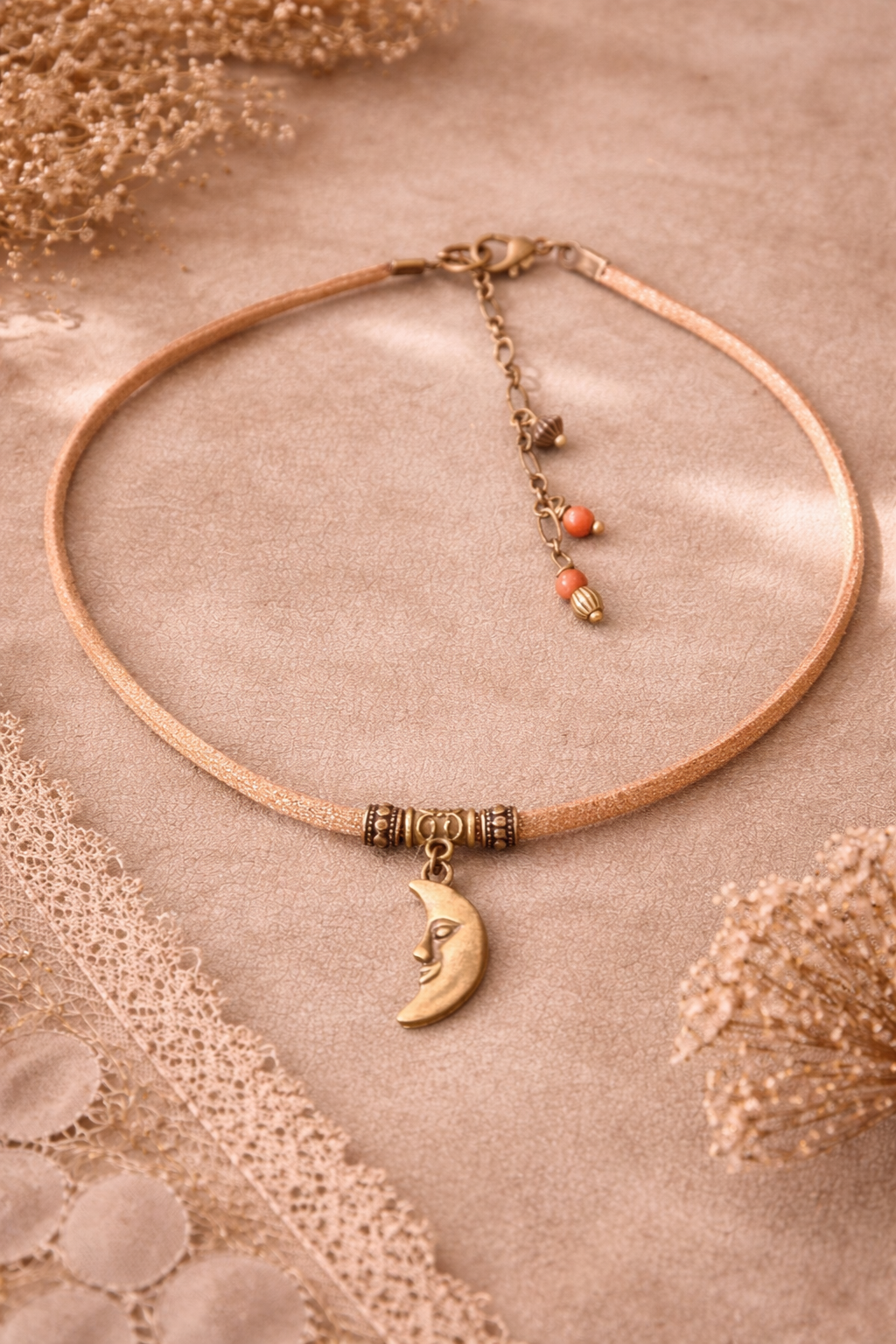 ✨ Choker „Księżycowa Opowieść” – beżowo-złoty blask ✨