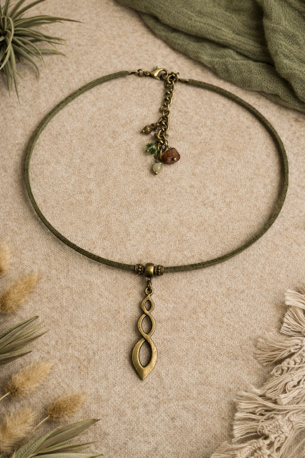 🤎 Choker Boho Khaki z Zawieszką w Stylu Etno 🤎