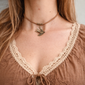 🕊️✨ Choker z jaskółką – naszyjnik boho vintage, symbol wolności i lekkości | Agnes Arte  Lekkość. Wolność. Nowy początek… 🕊️✨