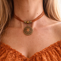 Choker boho z mandalą w ciepłym, ziemistym odcieniu