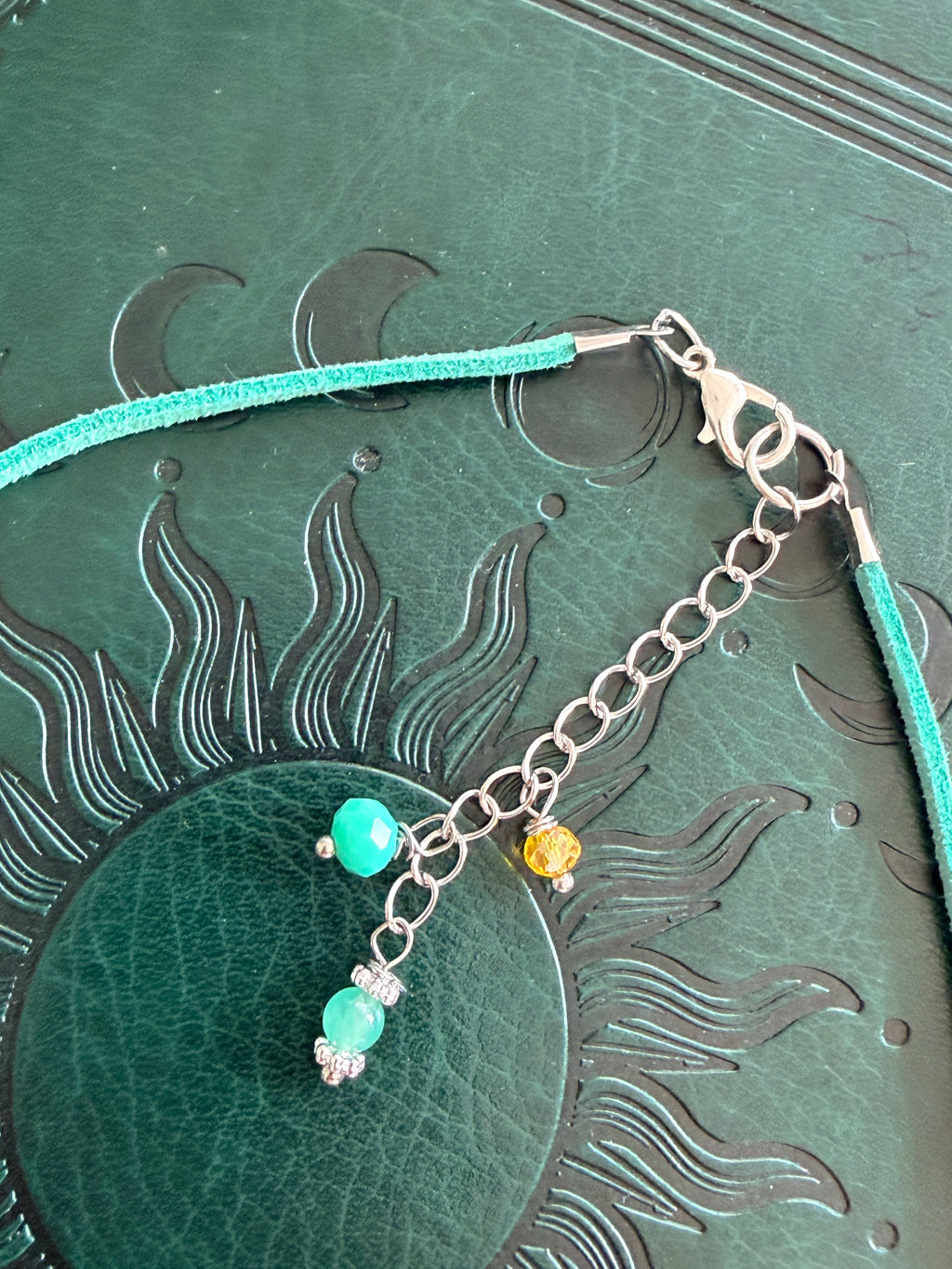 Wiosenny choker z kolorową mandalą – energia, radość i kolor 💚