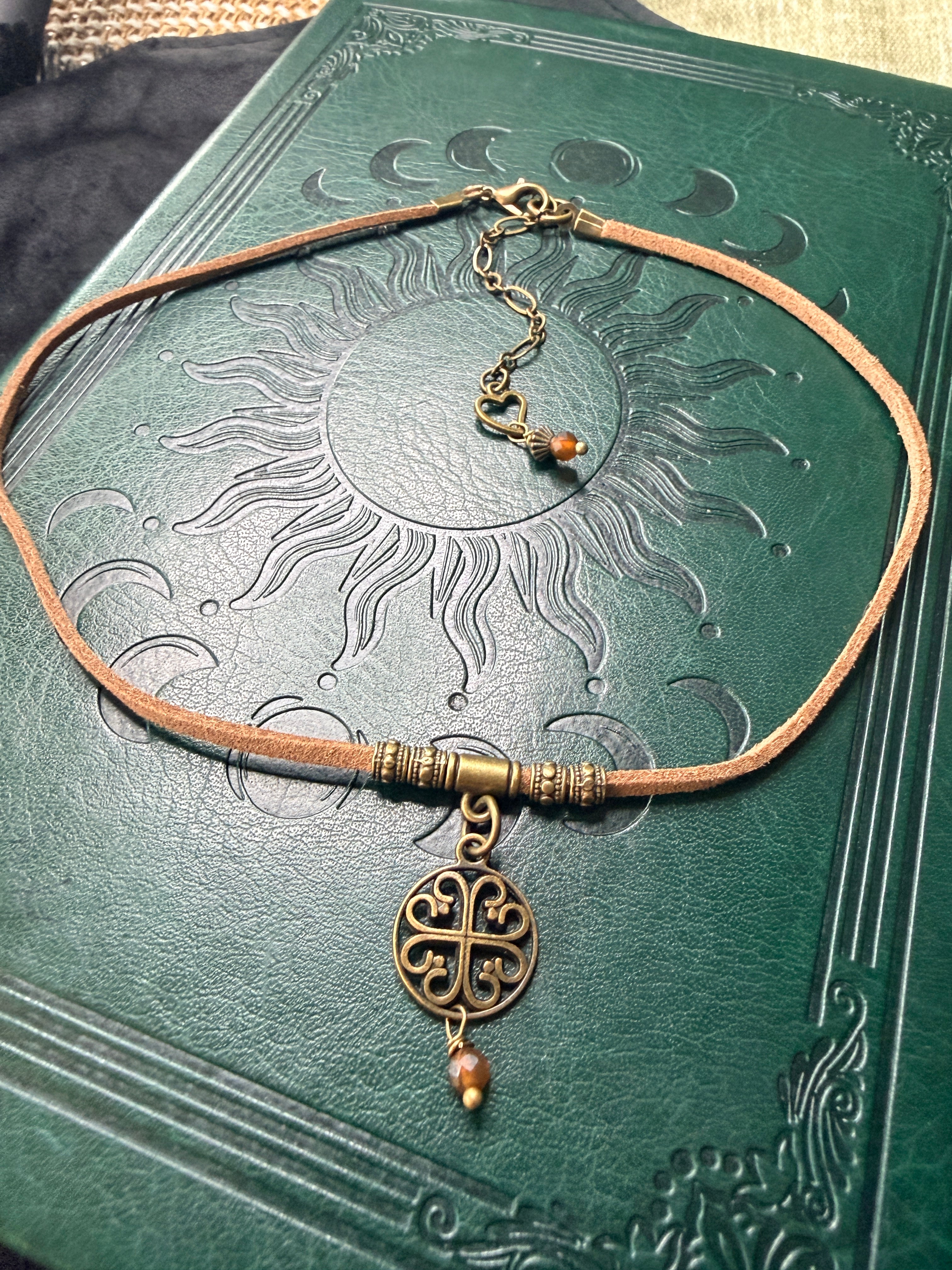 Brązowy agat… kamień równowagi i spokoju 🌿✨