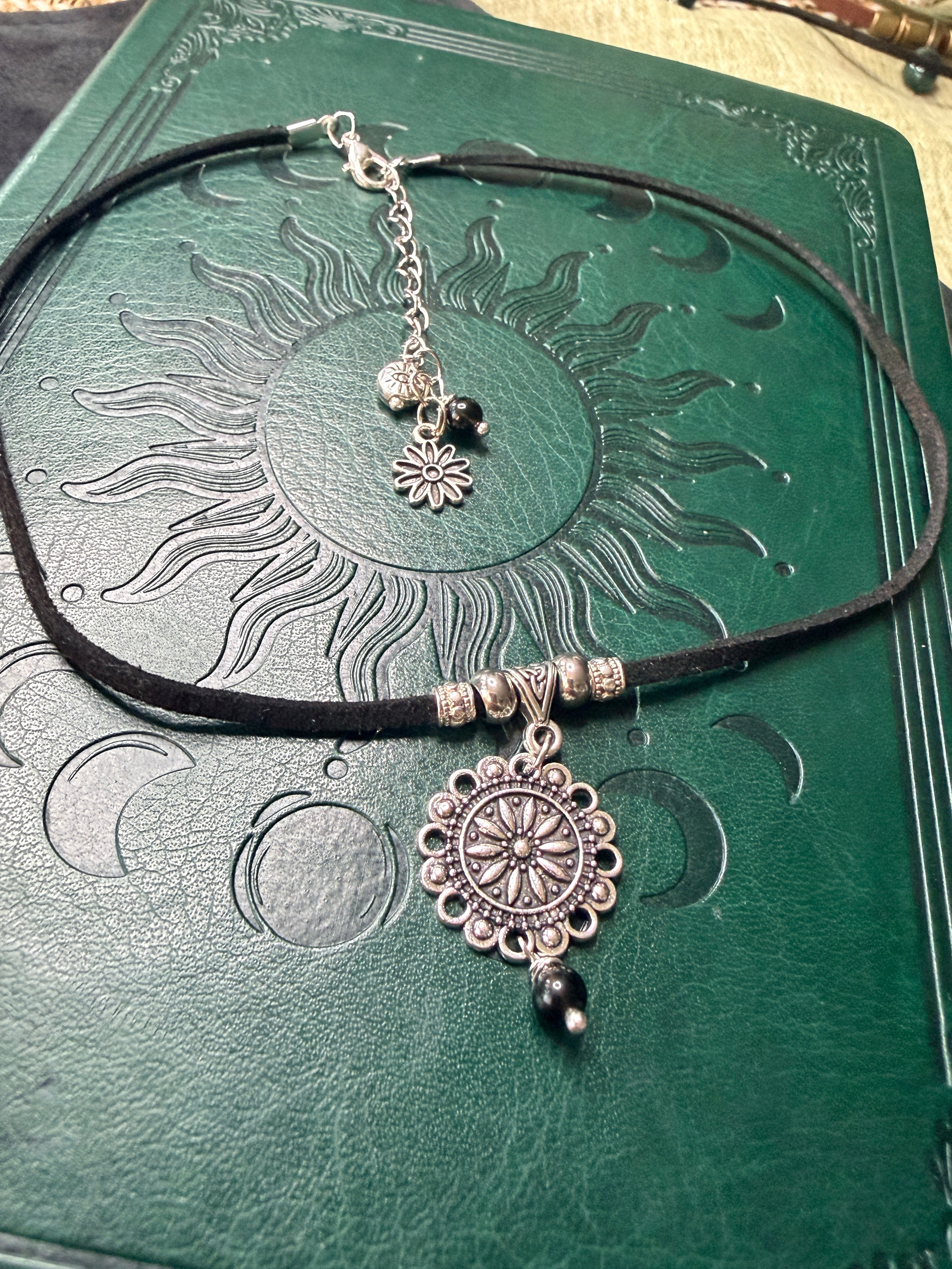 ✨ Choker z czarnym turmalinem – talizman ochrony i siły ✨