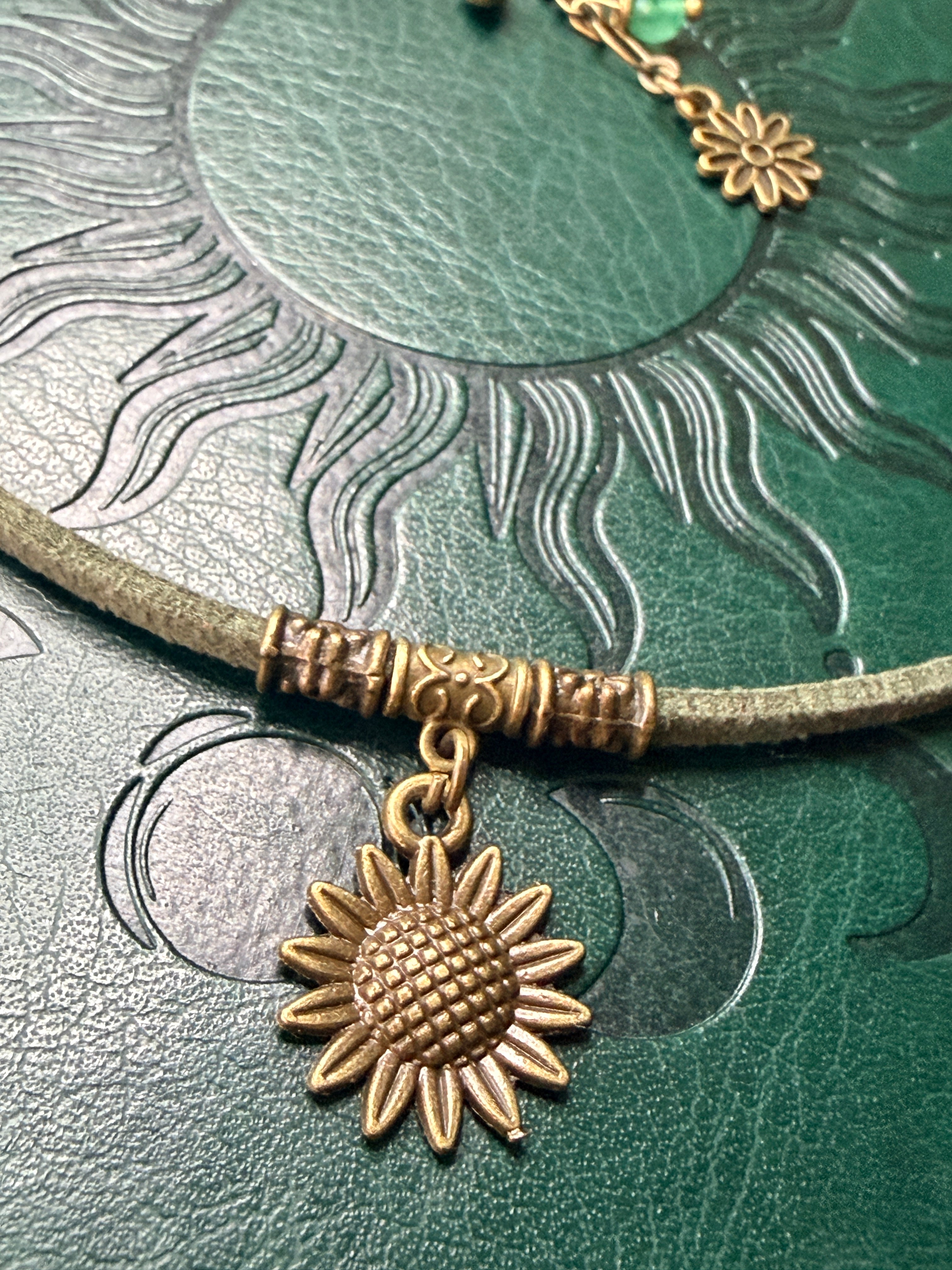 ✨ Choker Słonecznik – talizman światła i wewnętrznej siły ✨