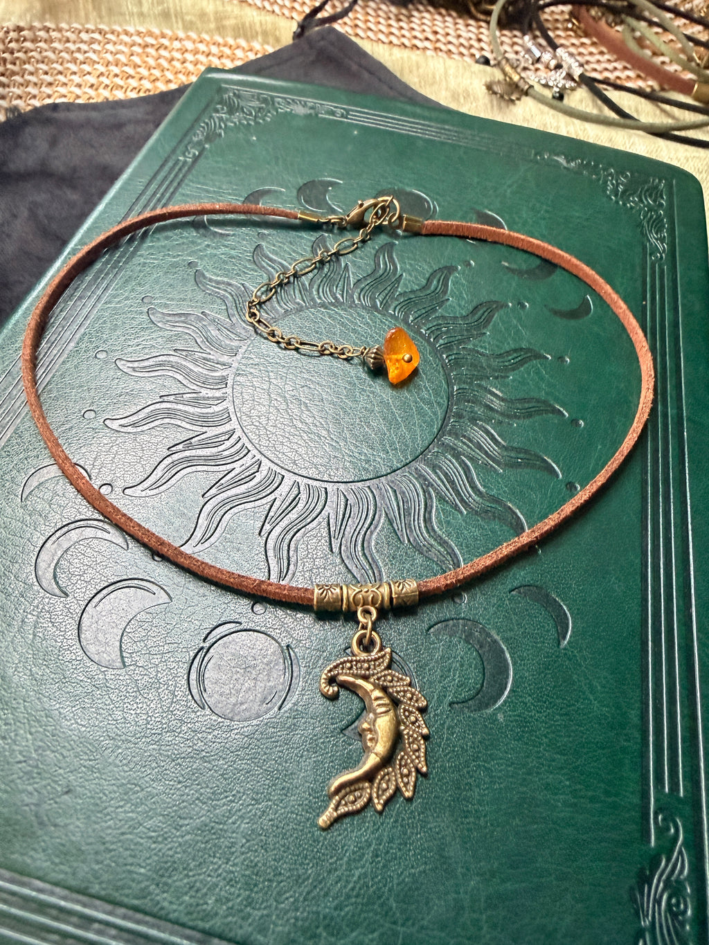 ✨ Choker Księżyc – intuicja, kobieca energia i magia nocy ✨