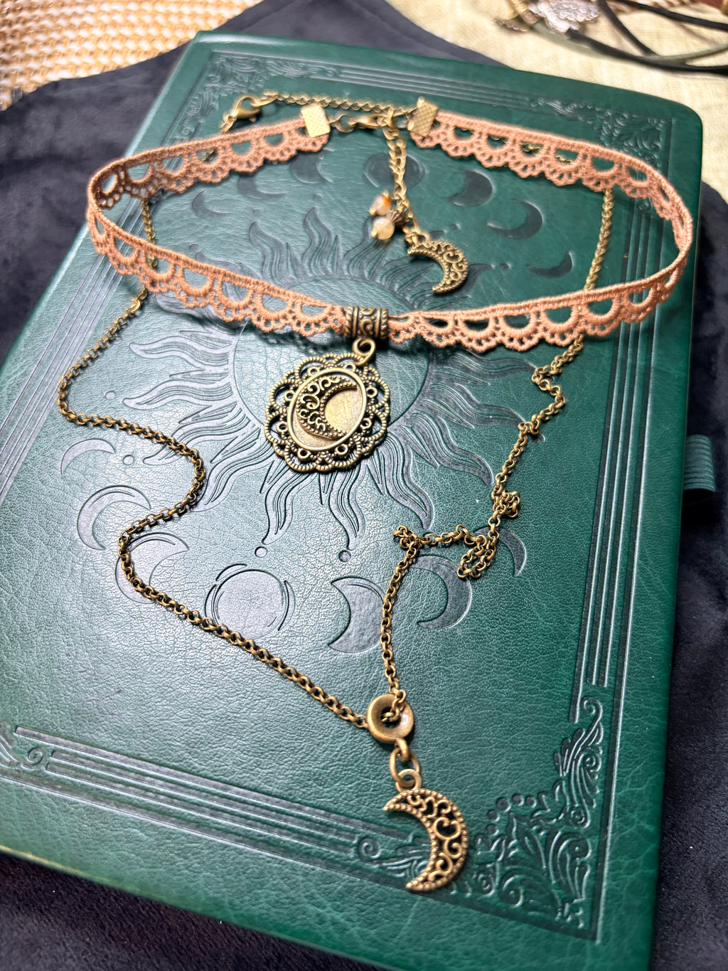 🌙 Moon Ritual – Naszyjnik Boho Gothic z Magią Intuicji