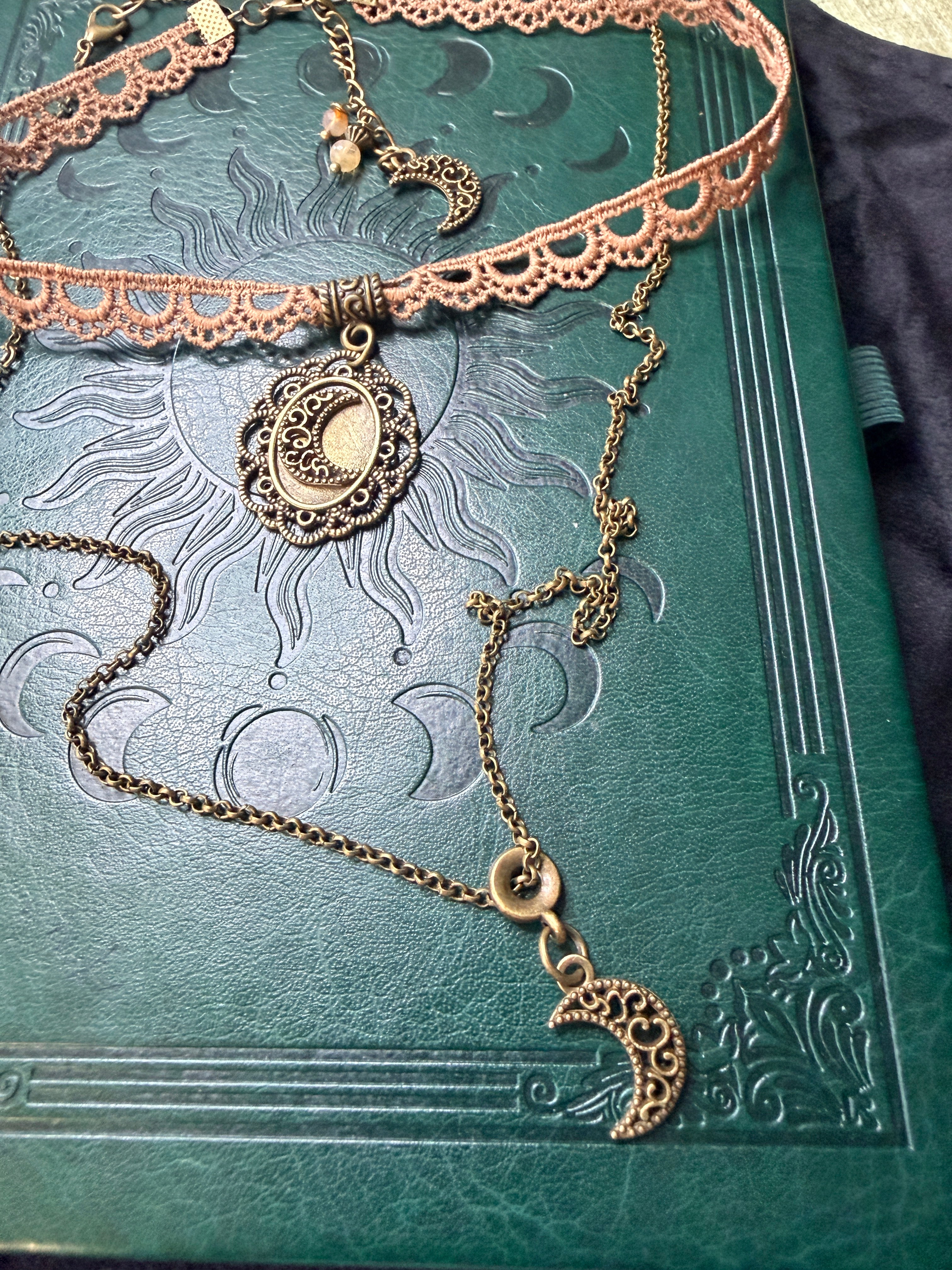 🌙 Moon Ritual – Naszyjnik Boho Gothic z Magią Intuicji