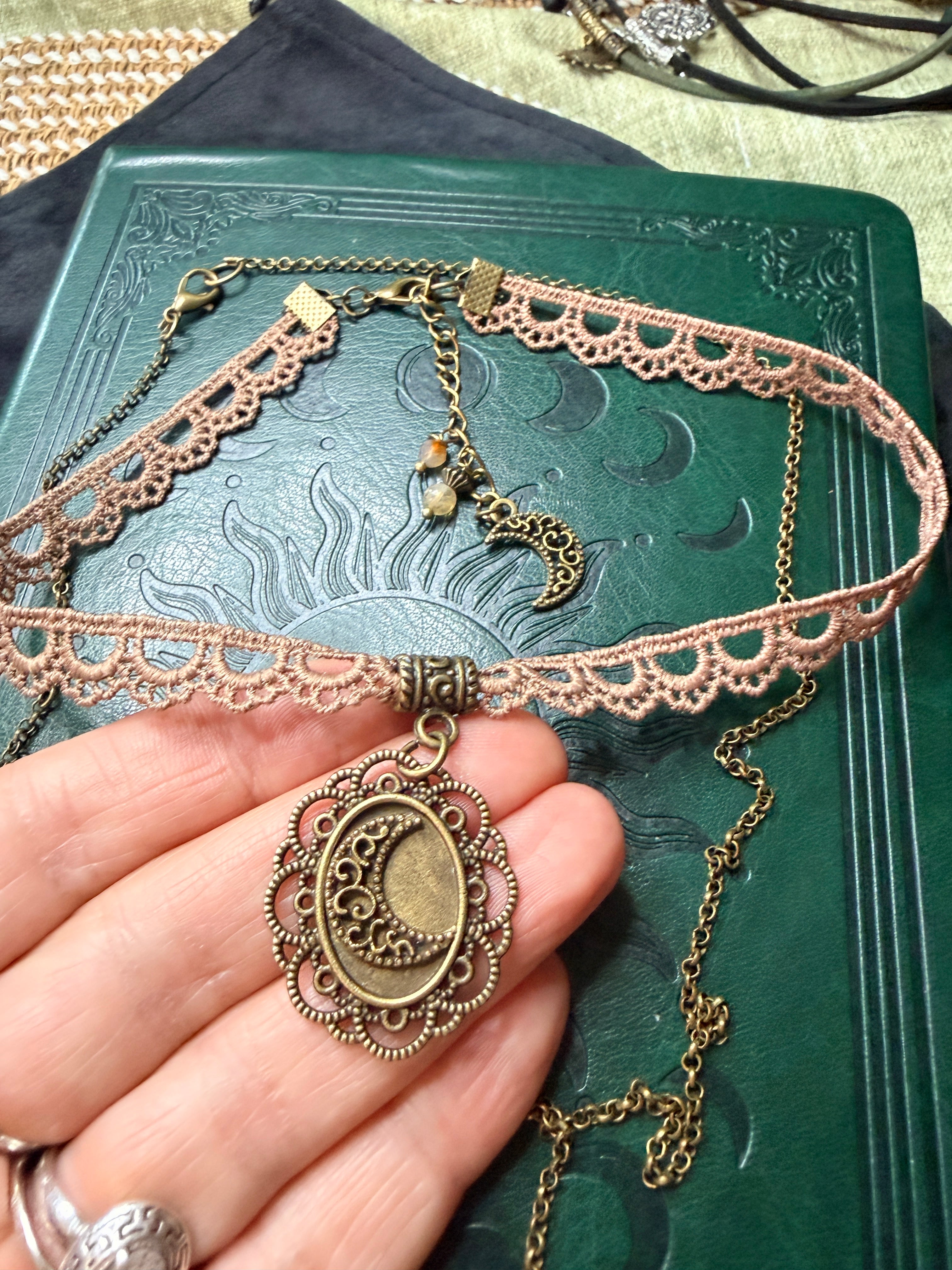 🌙 Moon Ritual – Naszyjnik Boho Gothic z Magią Intuicji