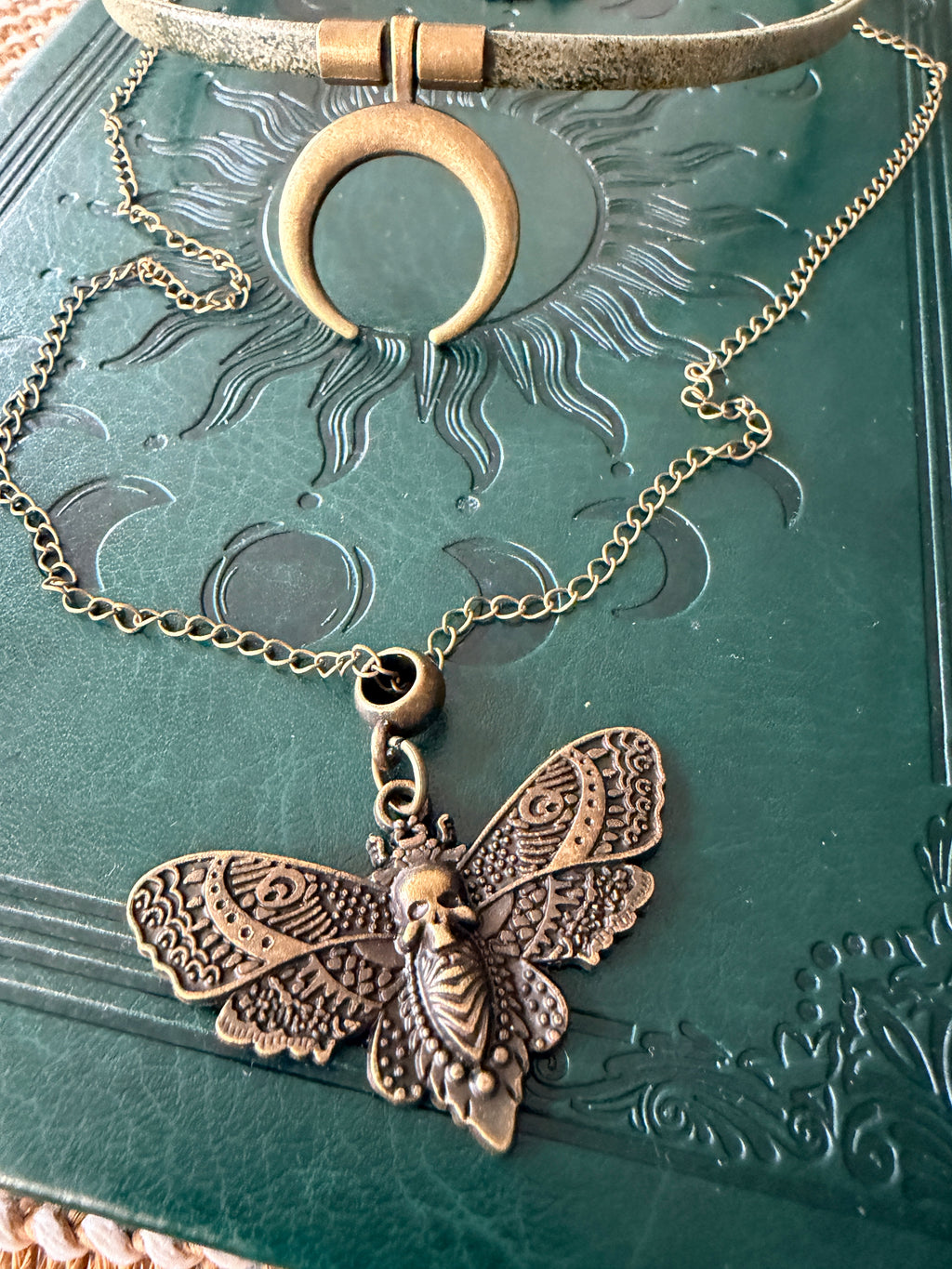 Choker boho lunula + naszyjnik ćma | zestaw vintage gothic