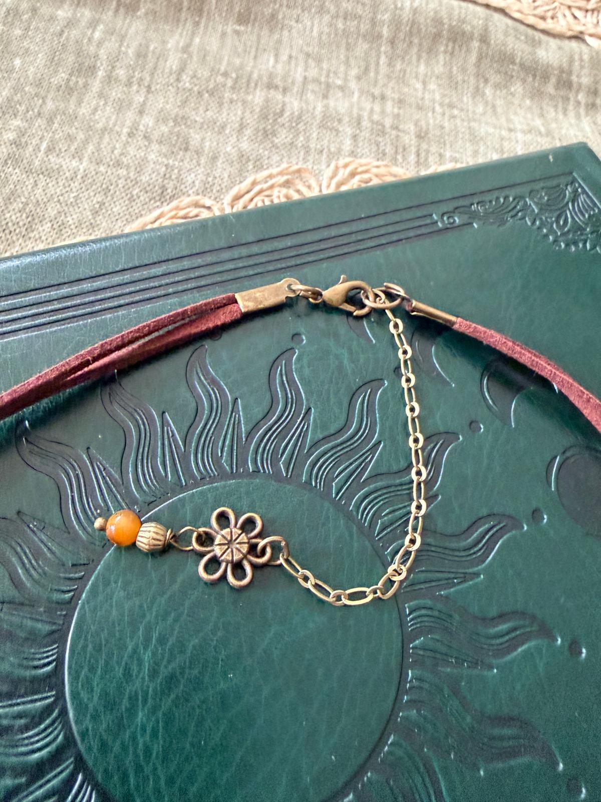 🌸 CHOKER BOHO Z ROZETĄ / MANDALĄ – HARMONIA I ŚWIATŁO