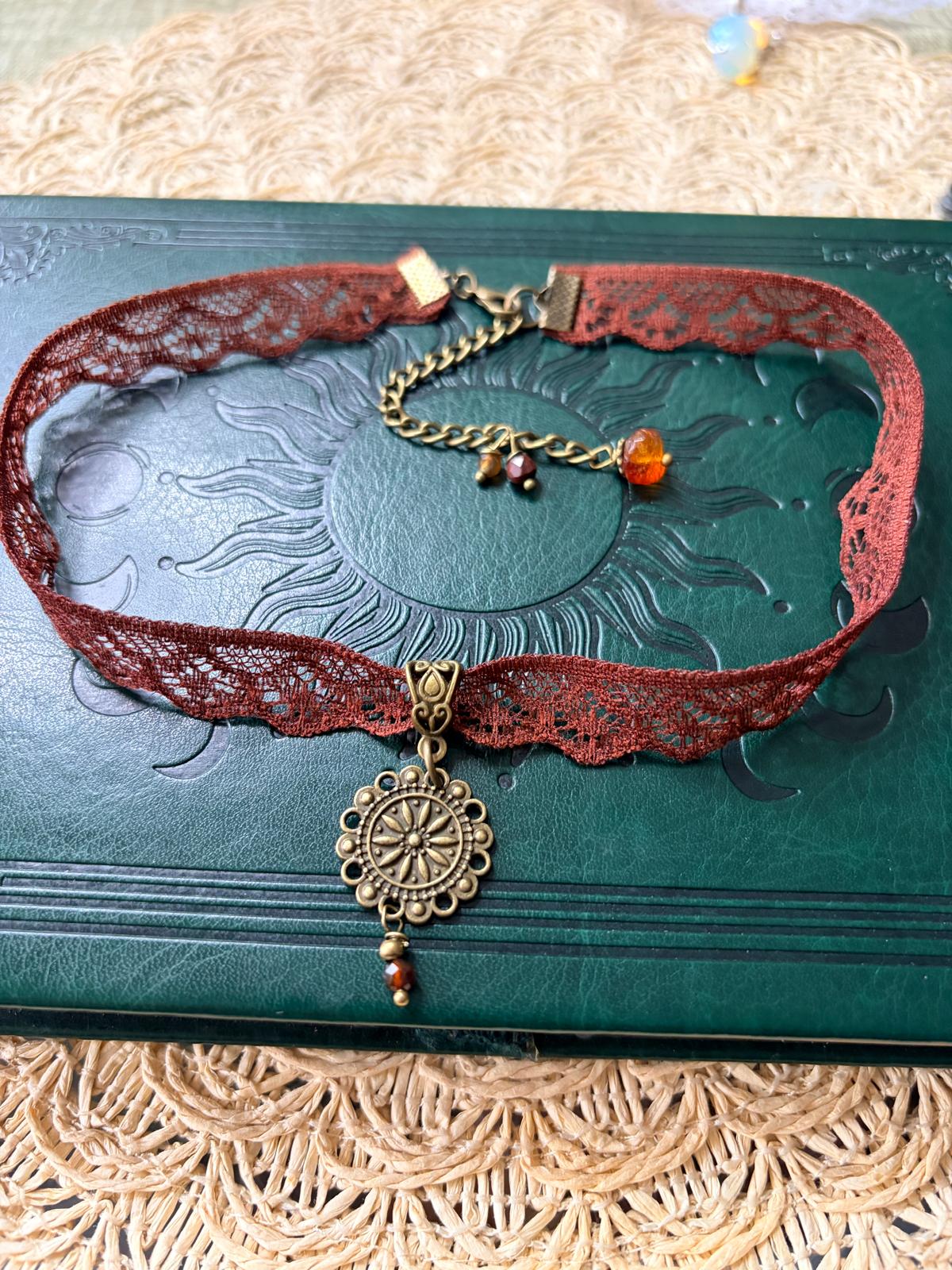 🍂✨ Choker koronkowy z agatami i bursztynem – naszyjnik boho vintage, talizman ciepła i ochrony | Agnes Arte