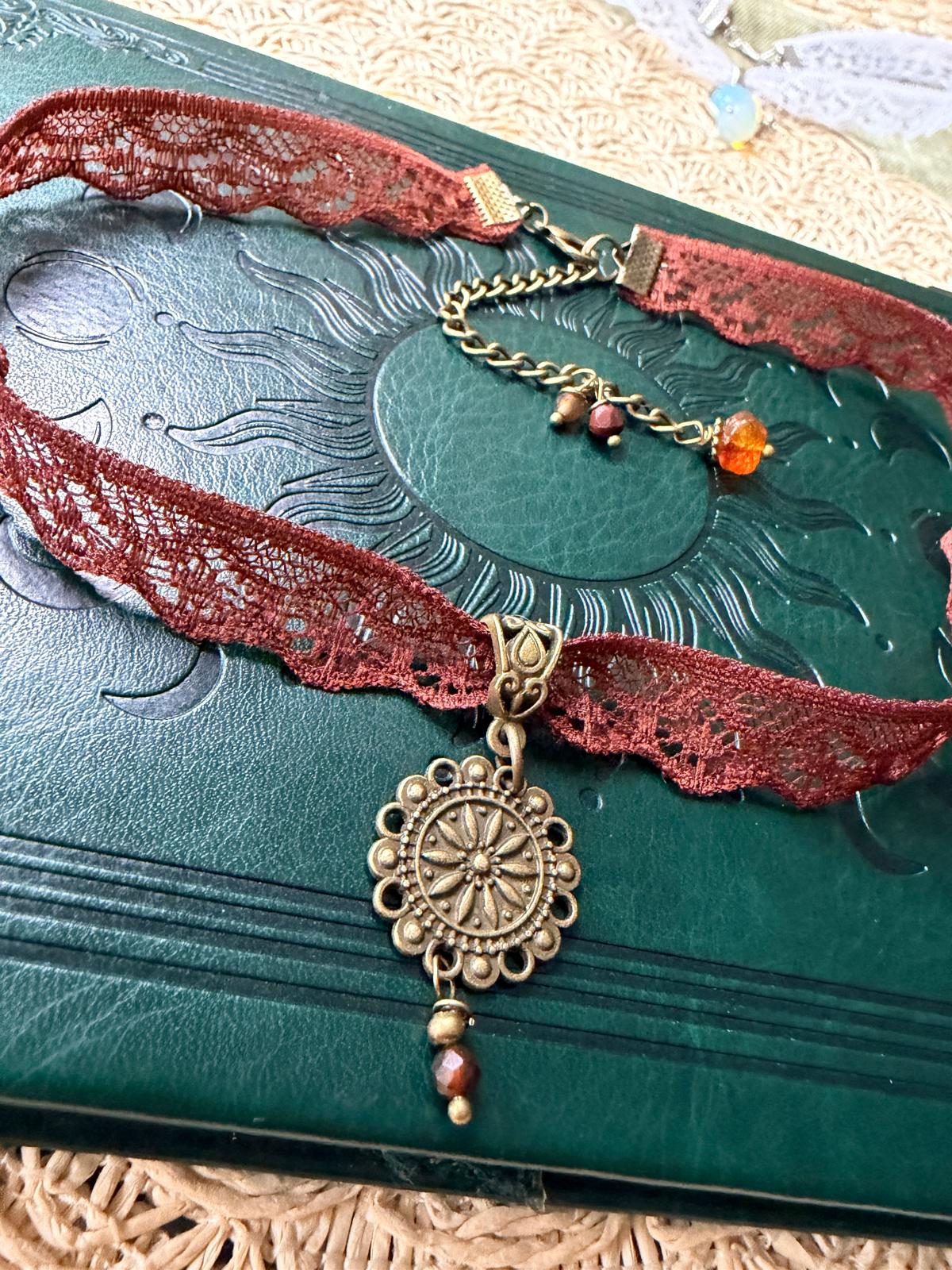 🍂✨ Choker koronkowy z agatami i bursztynem – naszyjnik boho vintage, talizman ciepła i ochrony | Agnes Arte