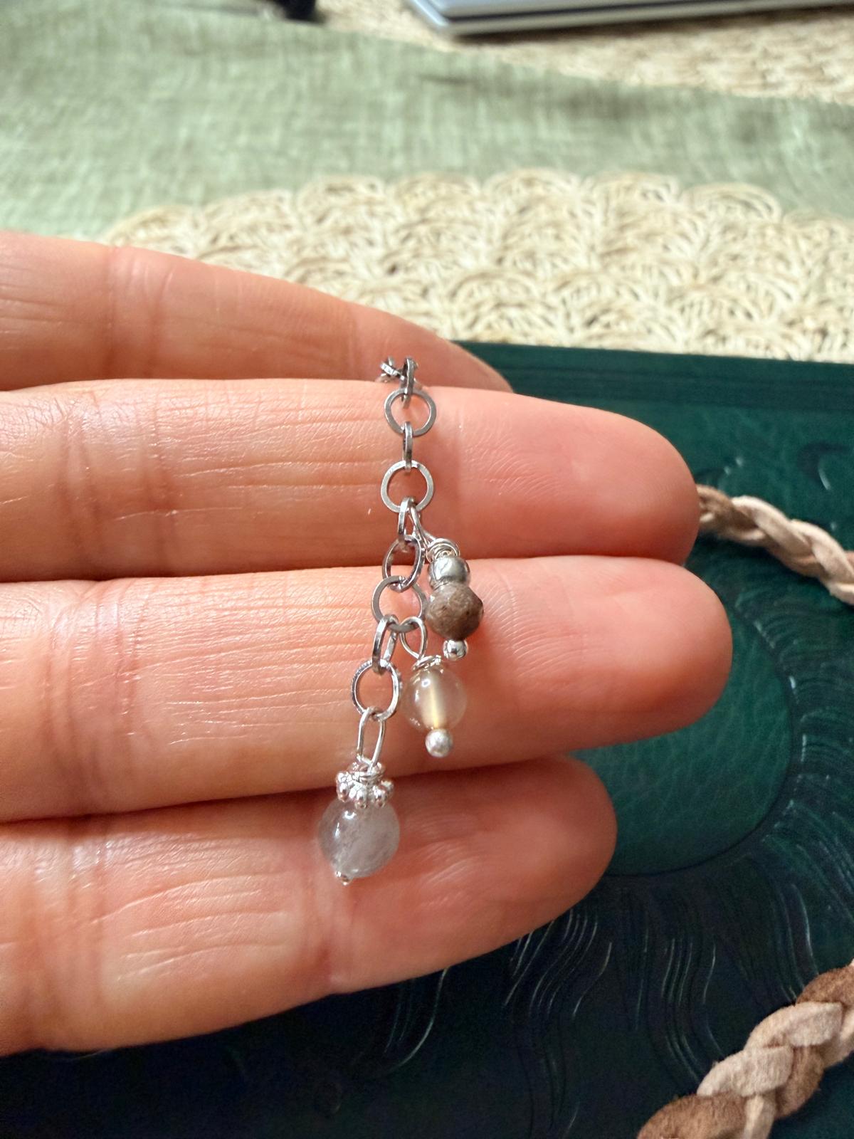 Choker z szarym agatem – naturalny kamień, naszyjnik boho vintage, talizman harmonii | Agnes Arte