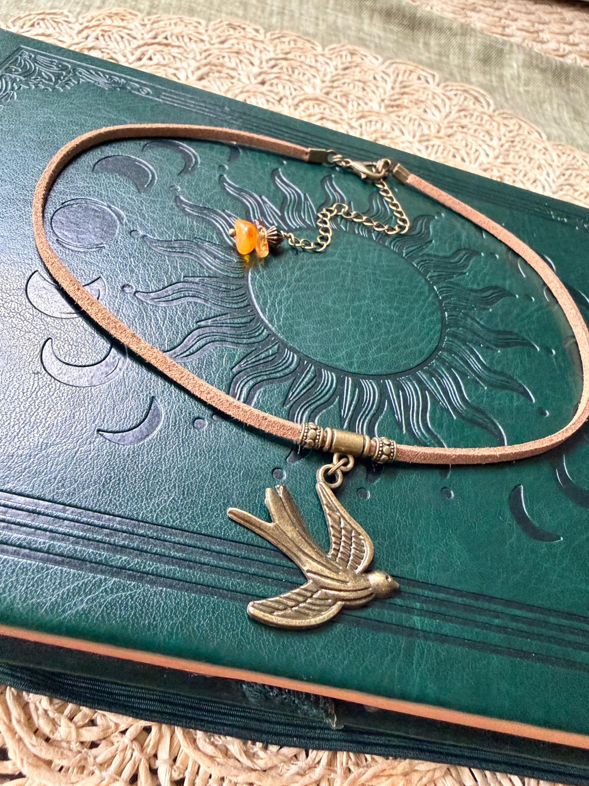 🕊️✨ Choker z jaskółką – naszyjnik boho vintage, symbol wolności i lekkości | Agnes Arte  Lekkość. Wolność. Nowy początek… 🕊️✨