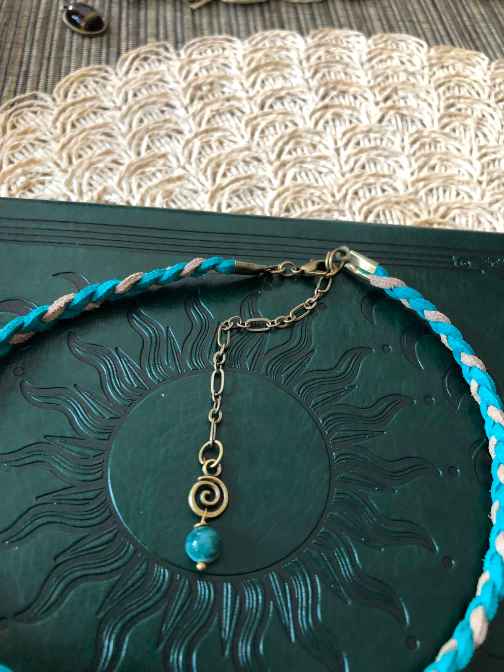 Apatyt Niebieski Choker Boho – Kamień Inspiracji i Spełniania Marzeń | Agnes Arte