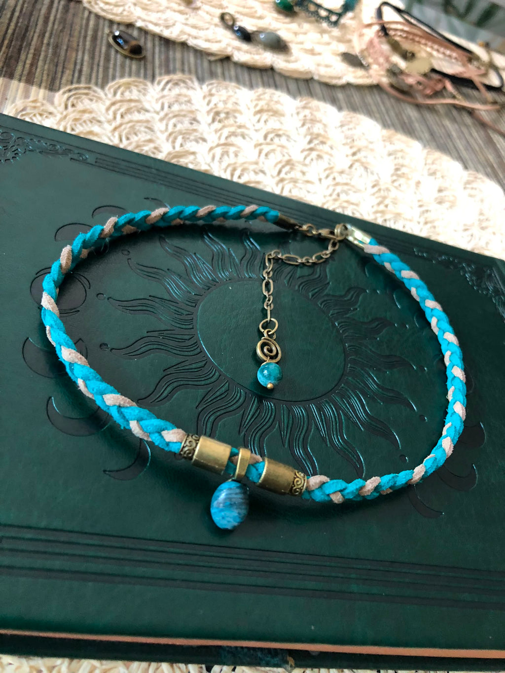 Apatyt Niebieski Choker Boho – Kamień Inspiracji i Spełniania Marzeń | Agnes Arte