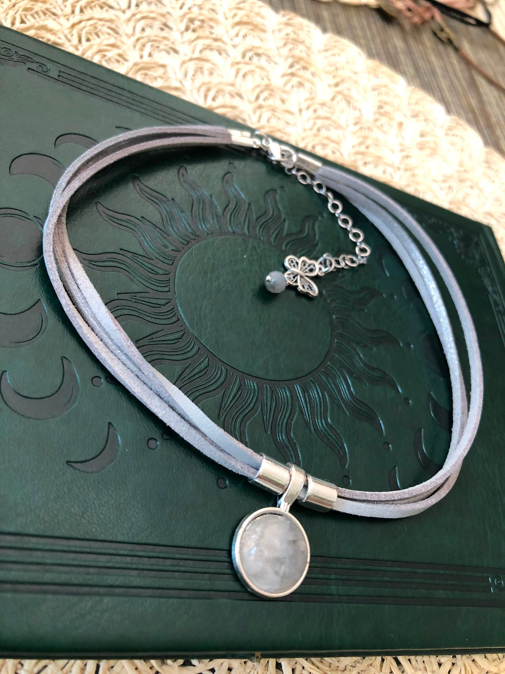 Kwarc Szary Choker Minimalistyczny – Kamień Równowagi i Wewnętrznego Spokoju | Agnes Arte