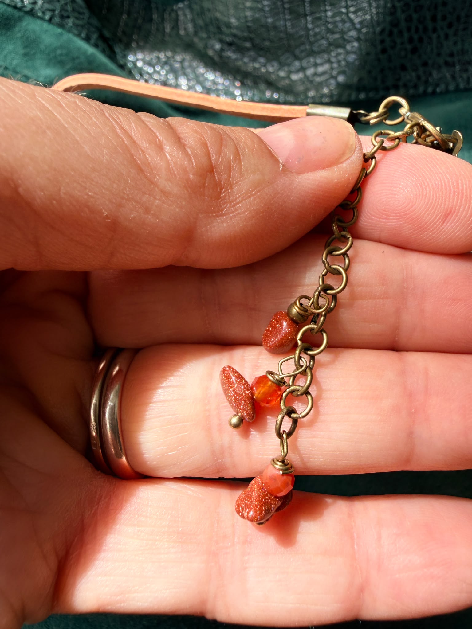 Choker z czerwonym jaspisem – naturalna skóra z Indii | Boho naszyjnik z kamieniem naturalnym | AgnesArte