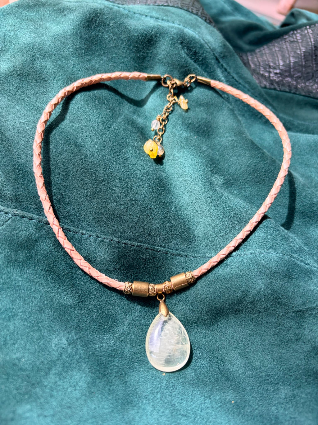 Choker z Cytrynem – naturalna pleciona skóra z Indii | Boho naszyjnik z kamieniem naturalnym | AgnesArte