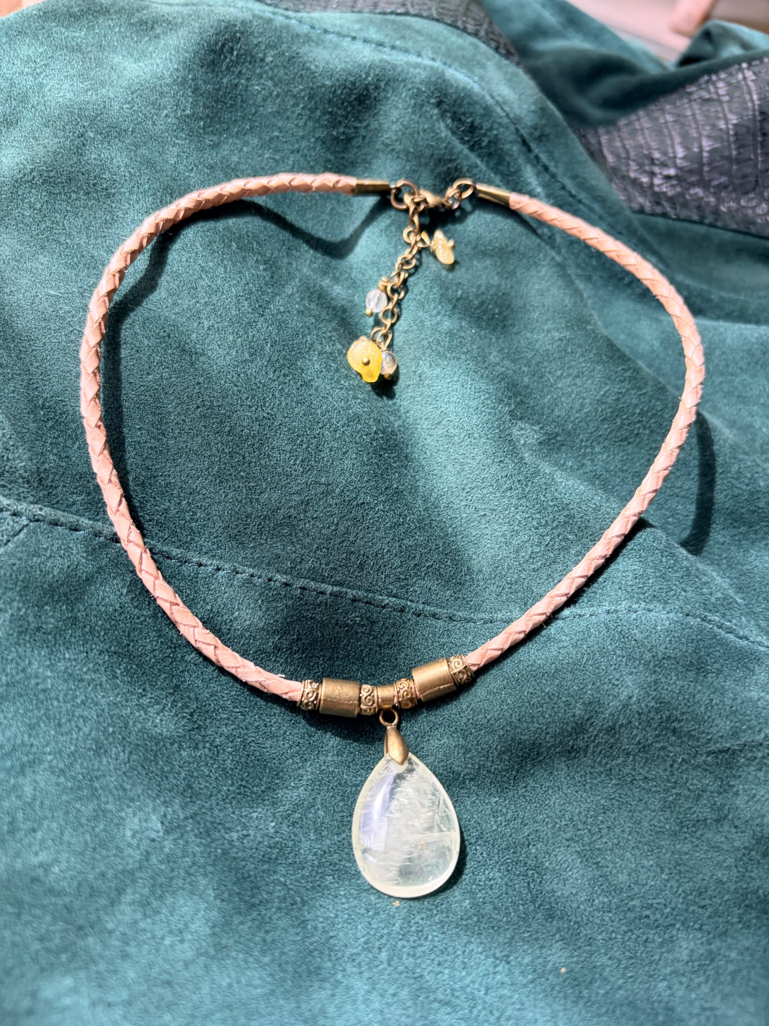 Choker z Cytrynem – naturalna pleciona skóra z Indii | Boho naszyjnik z kamieniem naturalnym | AgnesArte