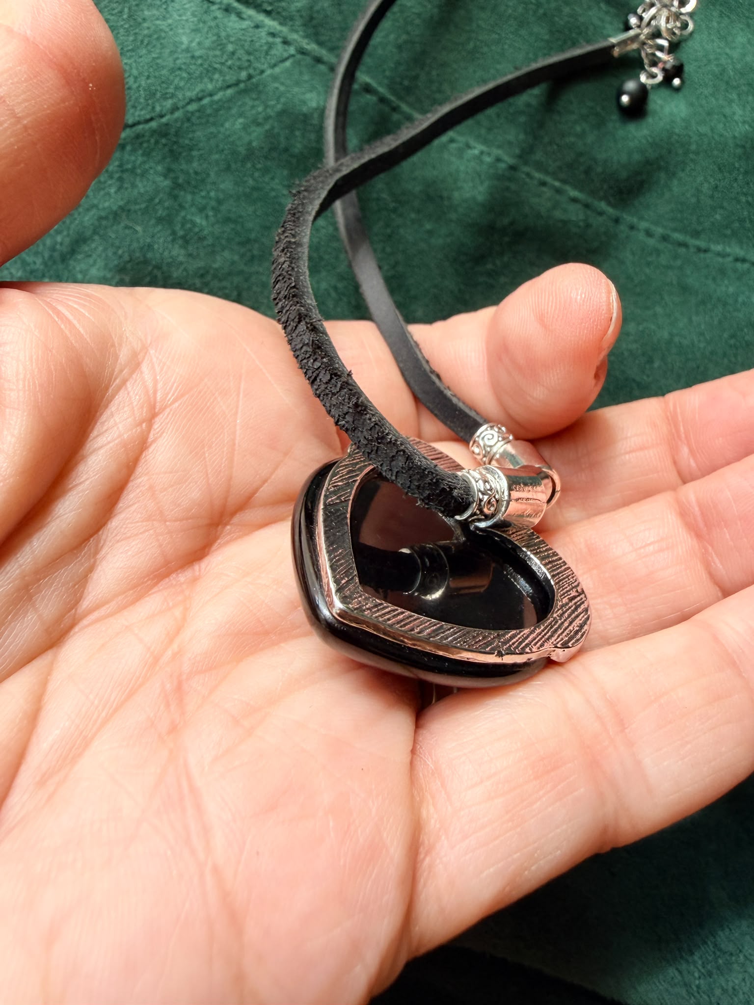 Choker z Czarnym Turmalinem – Serce | Naturalna skóra | Boho naszyjnik z kamieniem ochronnym | AgnesArte