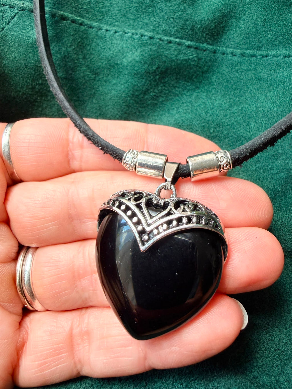 Choker z Czarnym Turmalinem – Serce | Naturalna skóra | Boho naszyjnik z kamieniem ochronnym | AgnesArte