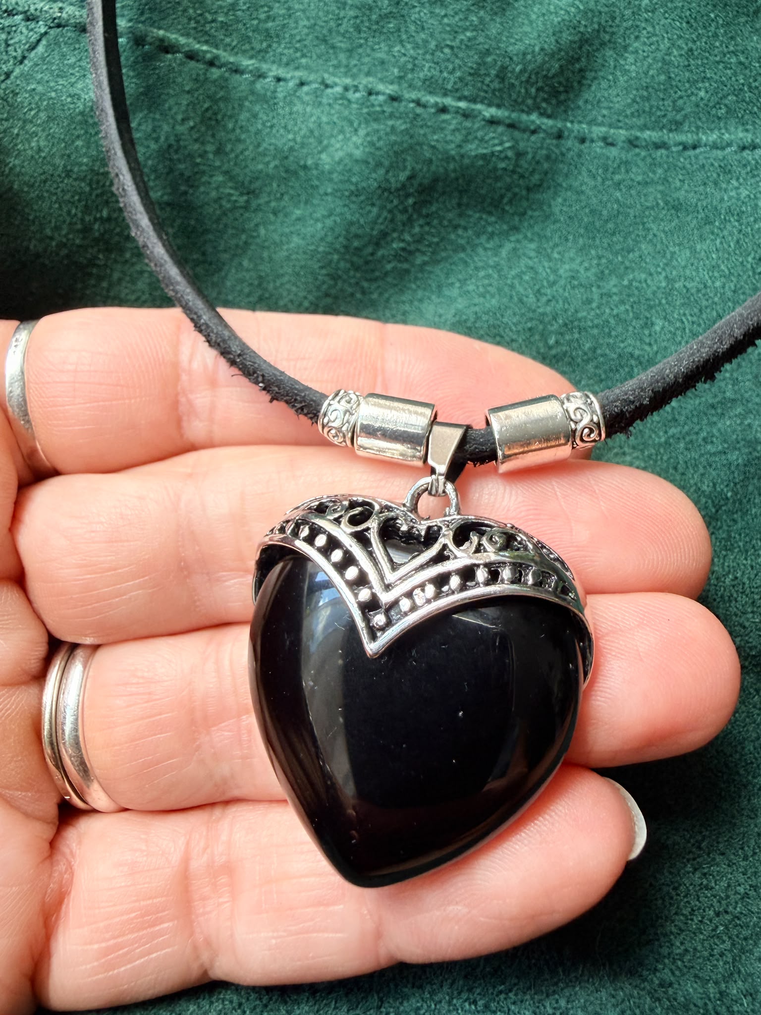 Choker z Czarnym Turmalinem – Serce | Naturalna skóra | Boho naszyjnik z kamieniem ochronnym | AgnesArte