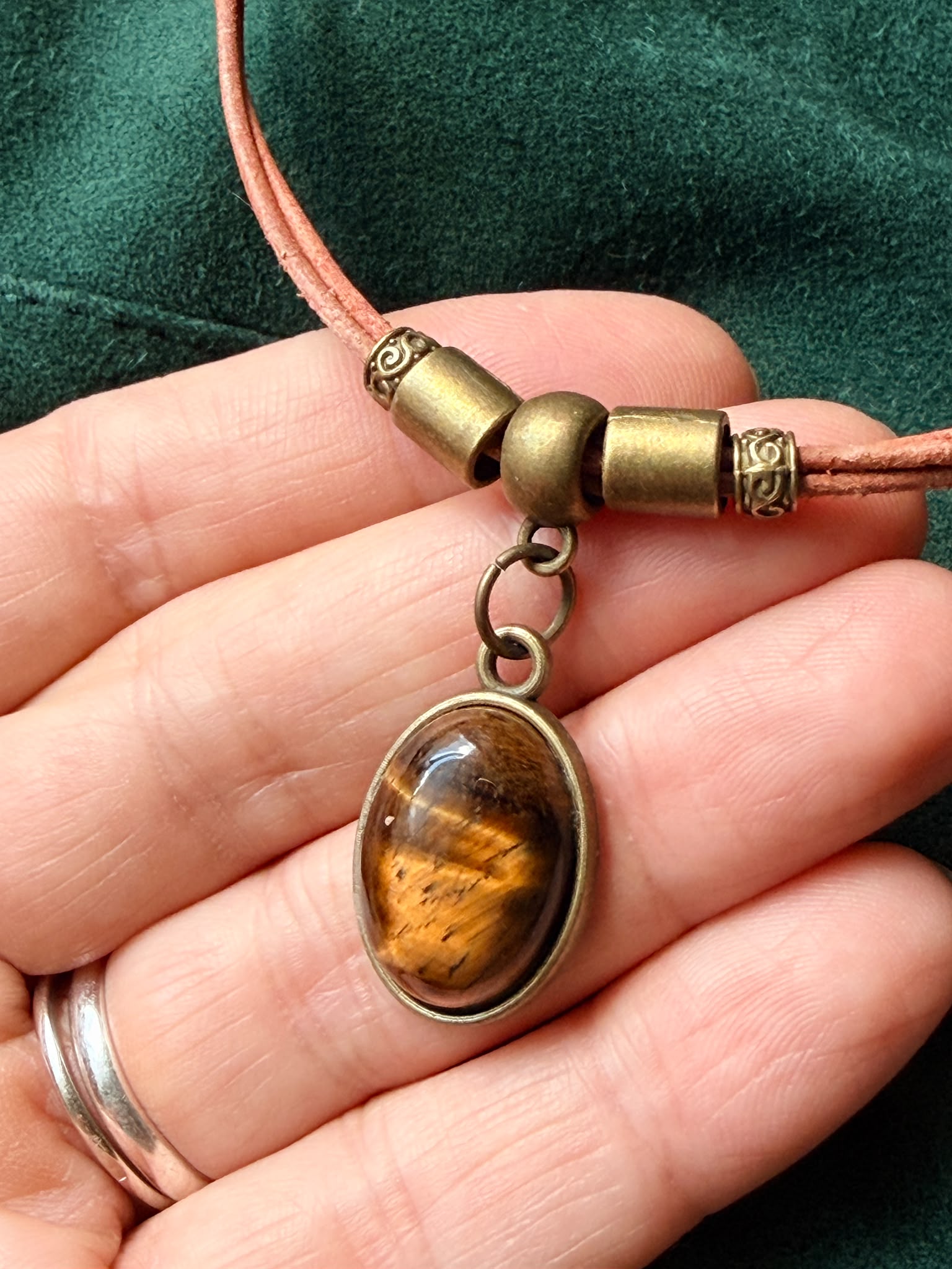 Choker z Tygrysim Okiem – naturalna skóra | Boho naszyjnik z kamieniem odwagi i pewności siebie | AgnesArte