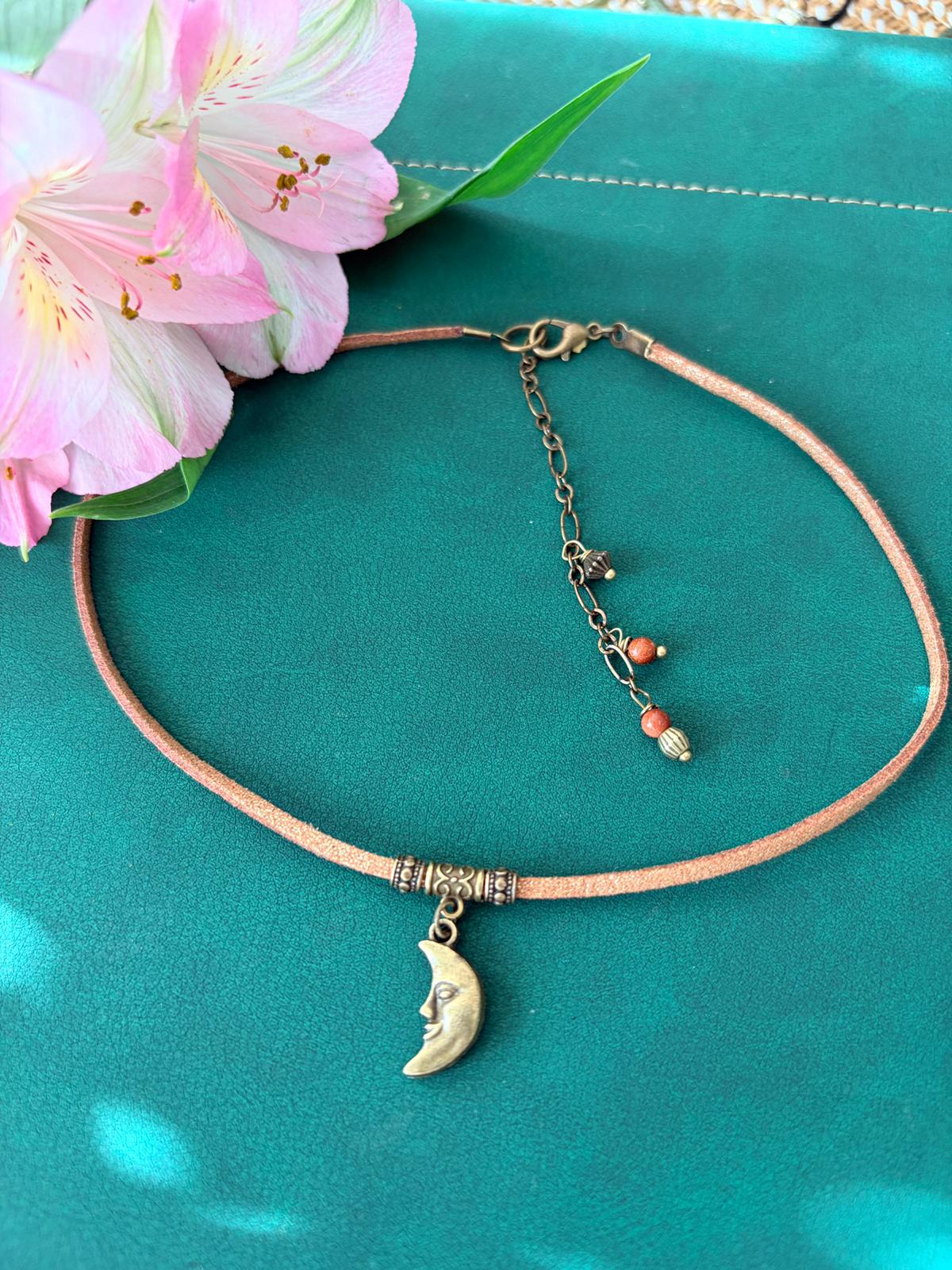 ✨ Choker „Księżycowa Opowieść” – beżowo-złoty blask ✨