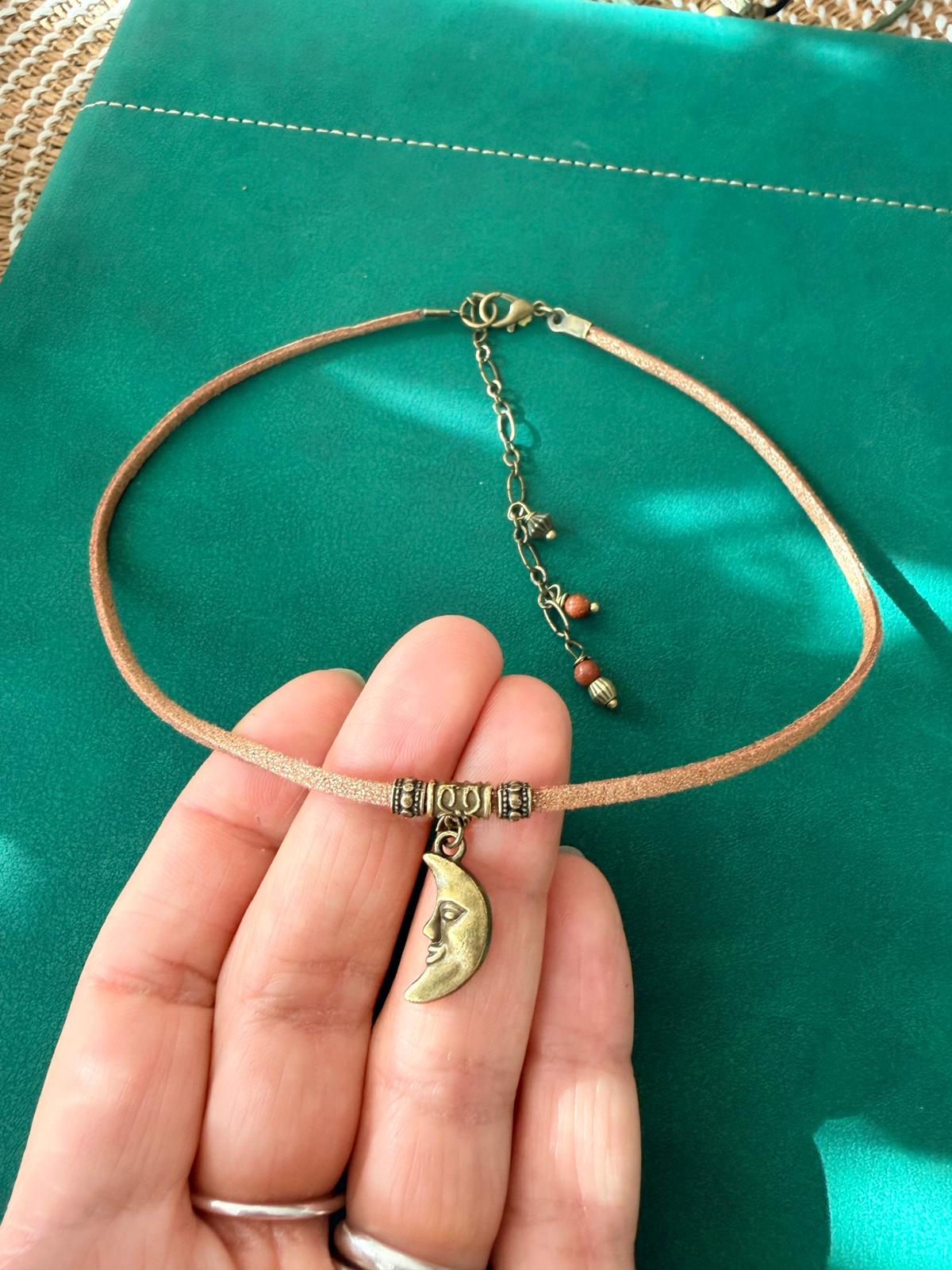 ✨ Choker „Księżycowa Opowieść” – beżowo-złoty blask ✨