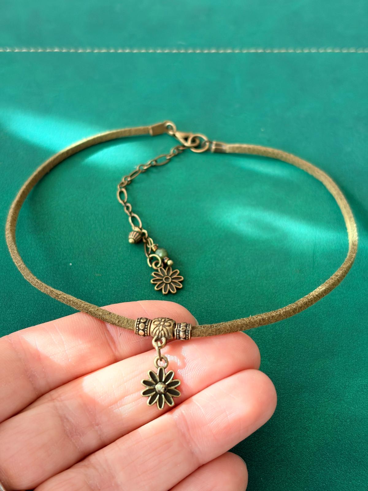 🌼 Choker Kwiat Harmonii – delikatny talizman natury 🌼