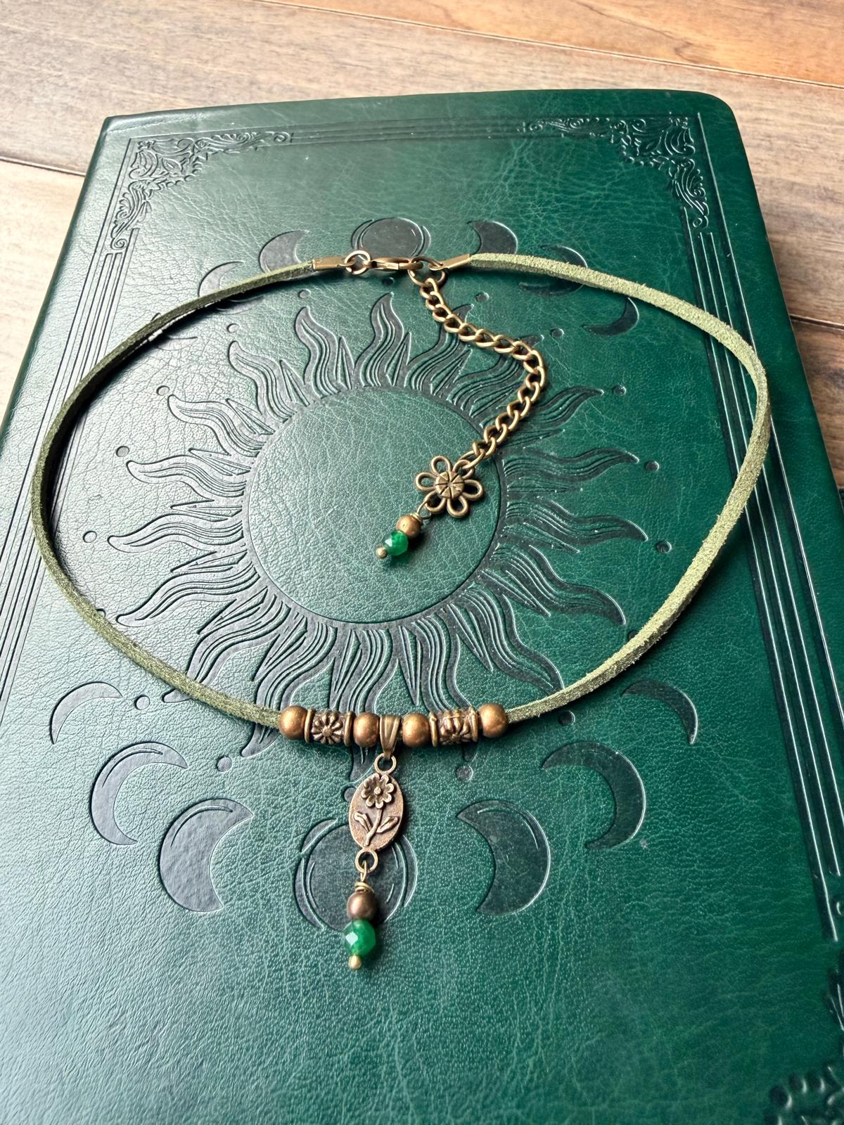 Zielony choker z jadeitem – styl boho, naszyjnik natura, talizman harmonii
