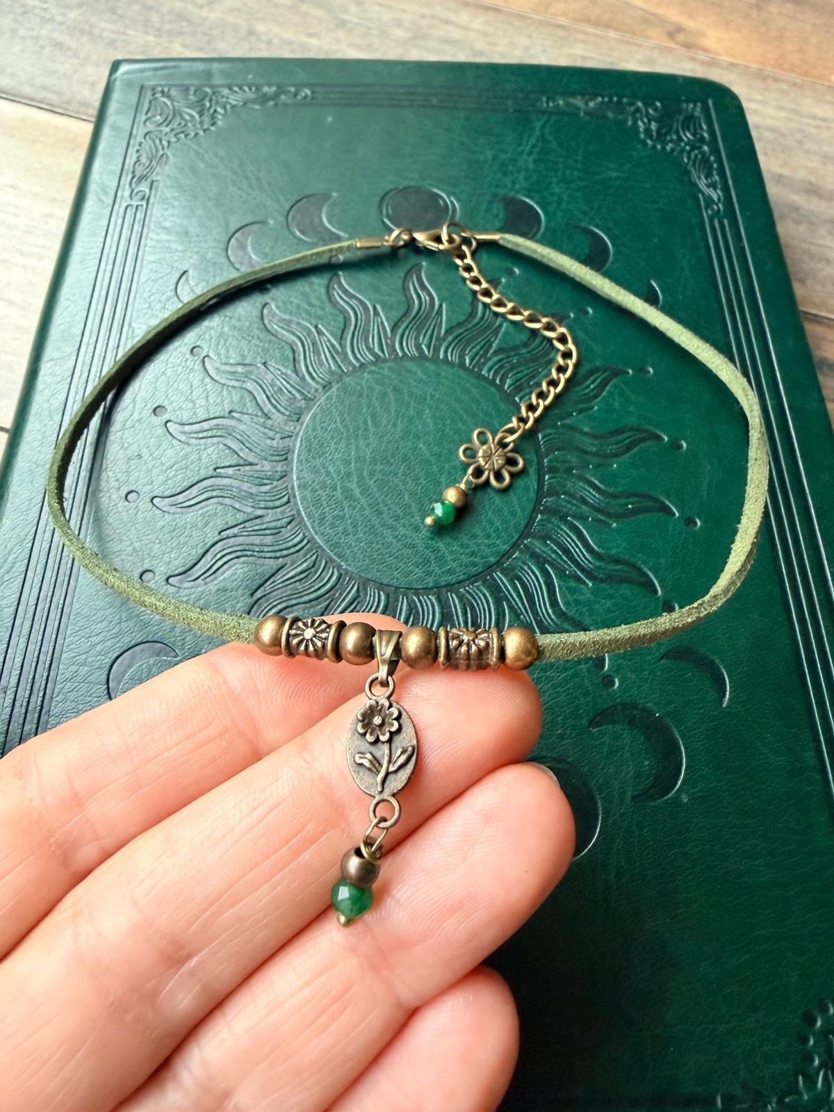 Zielony choker z jadeitem – styl boho, naszyjnik natura, talizman harmonii