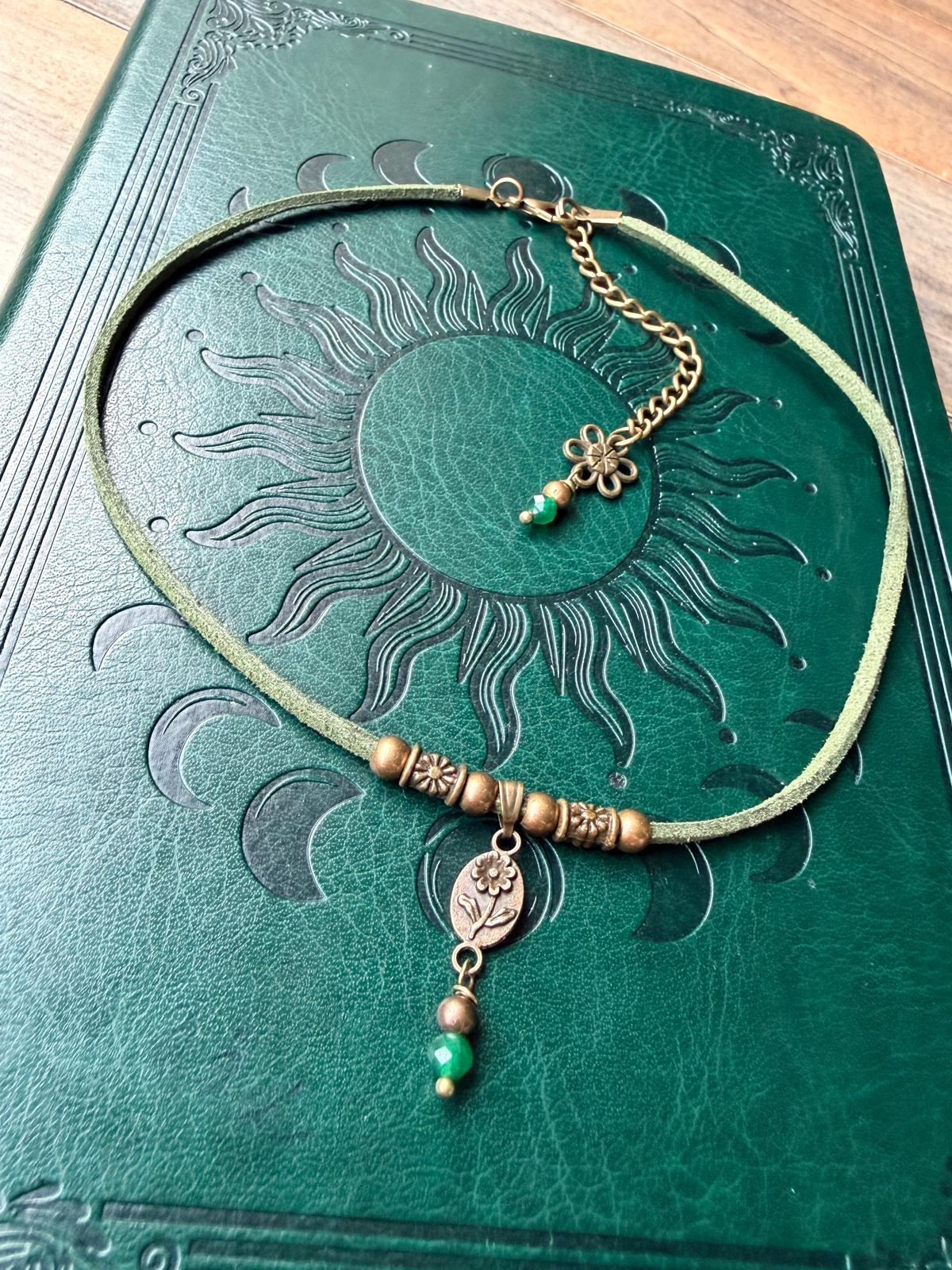 Zielony choker z jadeitem – styl boho, naszyjnik natura, talizman harmonii