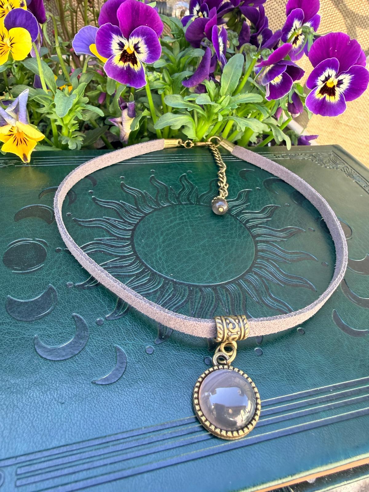 Choker z szarym agatem – naszyjnik boho talizman spokoju i równowagi