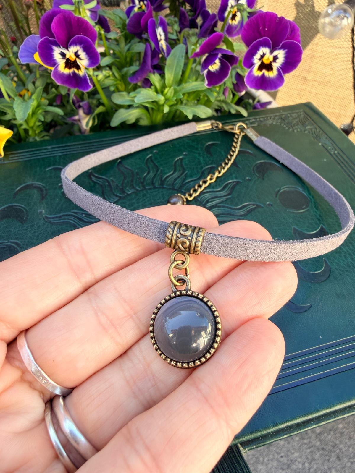 Choker z szarym agatem – naszyjnik boho talizman spokoju i równowagi