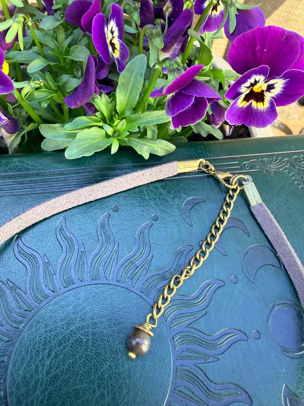 Choker z szarym agatem – naszyjnik boho talizman spokoju i równowagi